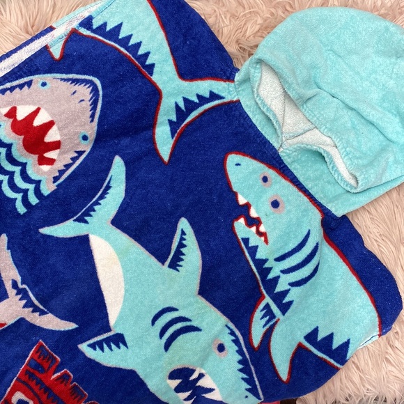 Shark Towel - Picture 3 of 3